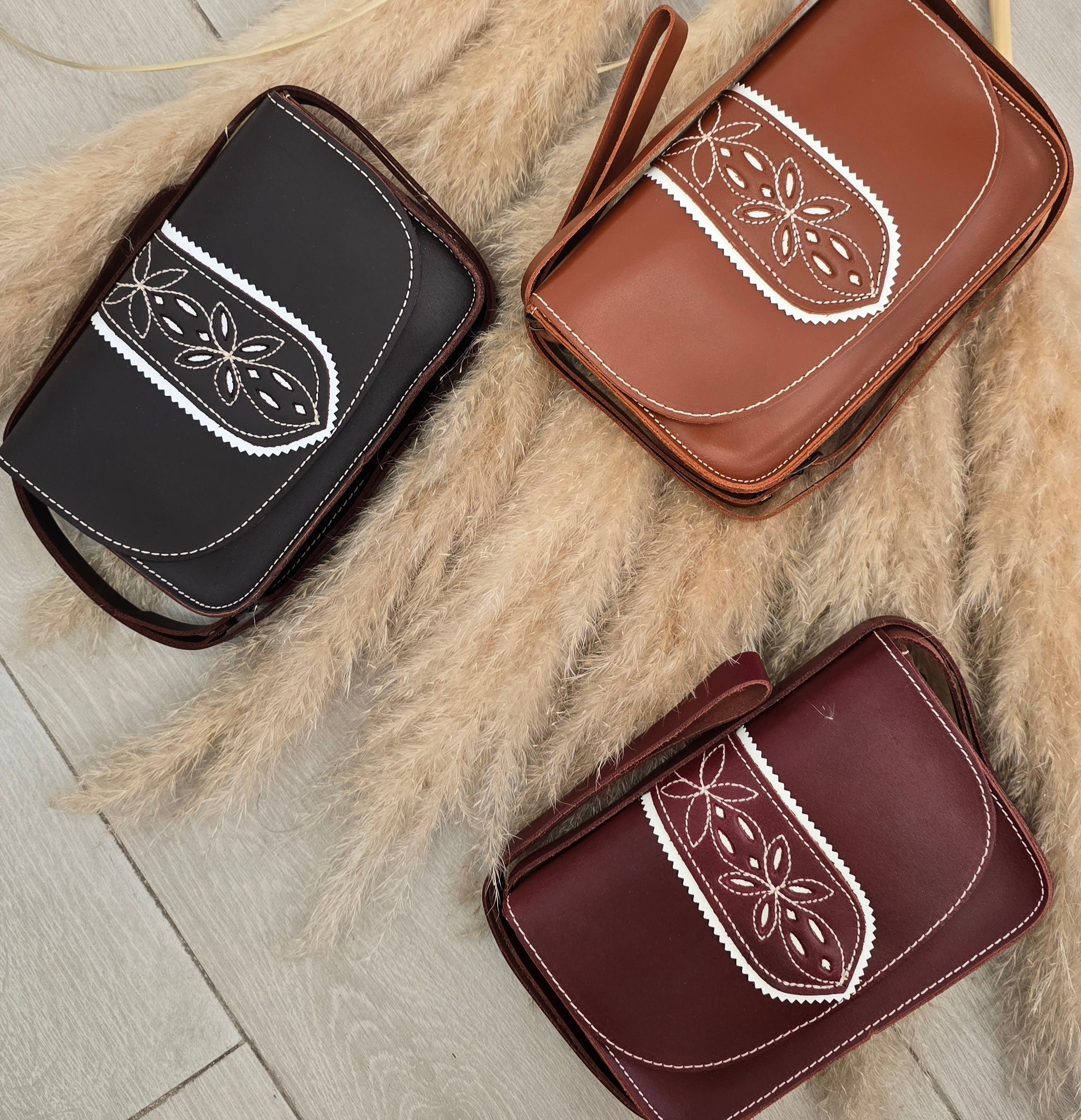 Bolso riñonera con tira picada