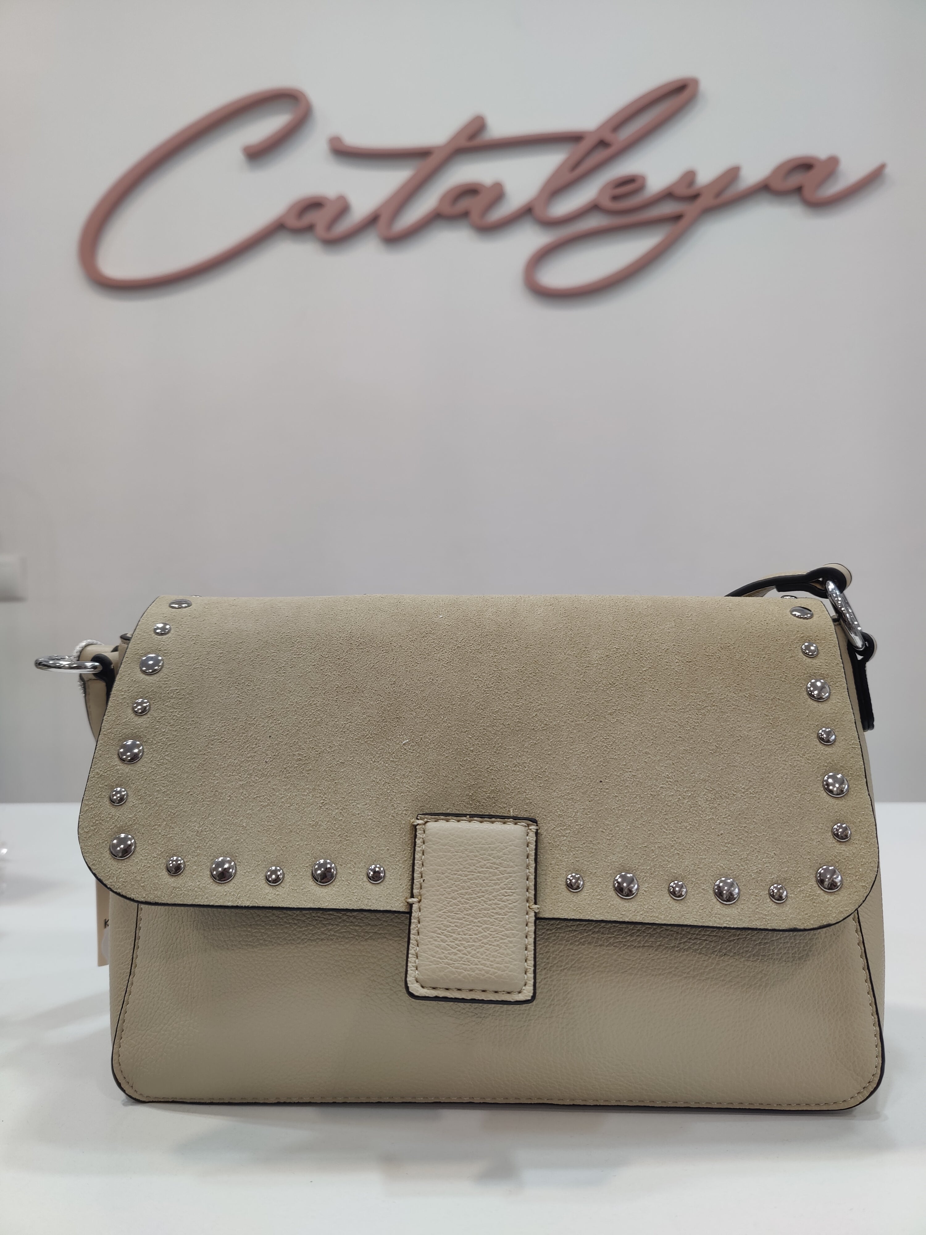 Bolso Tachas